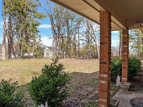 5th image of 420 Main St