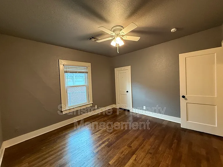 223 S Evanston Ave — Photo 14