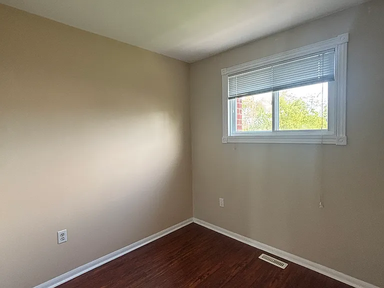 152 Hampton Grn — Photo 10