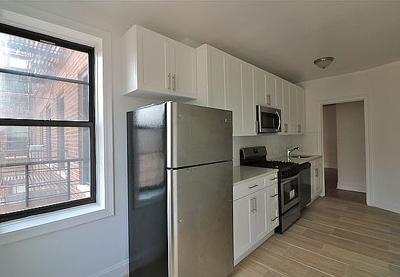 2nd image of 6812 Yellowstone Blvd APT 5