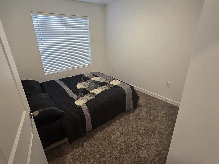 1256 N 300 E — Photo 15