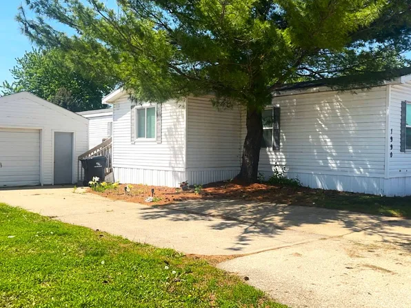 1990 SE Four Seasons Dr, Ankeny, IA 50021