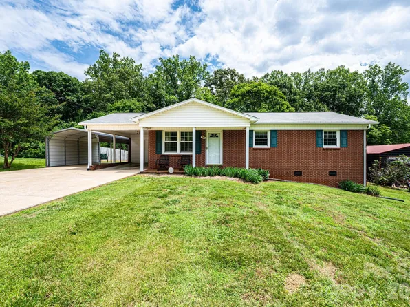 315 Shannonbrook Dr, Newton, NC 28658