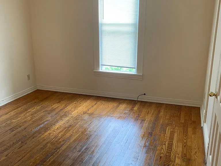 826 Park St — Photo 3