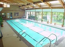 2BR/2BA, vaulted ceilings, pool, parking, W/D included, more! (SC308) — Photo 3