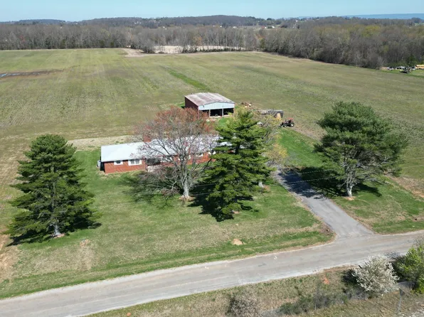 271 Warren Chapel Dr, Decherd, TN 37324