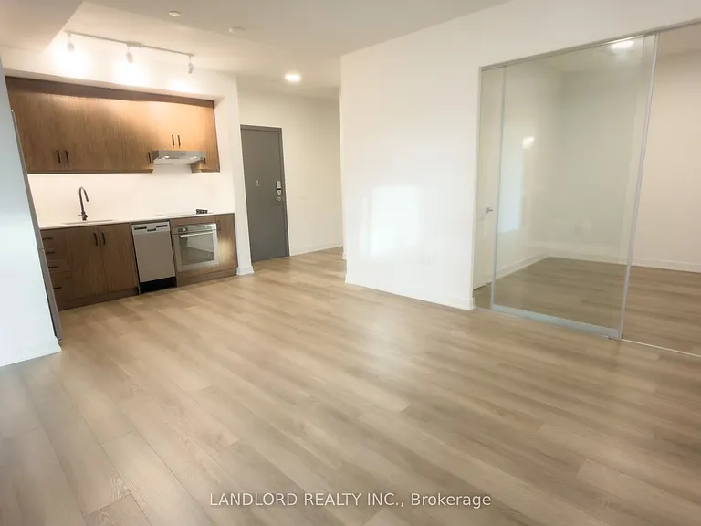 9 Tecumseth St #501 — Photo 6