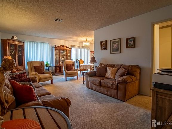 2nd image of 806 Sewell Rd #C