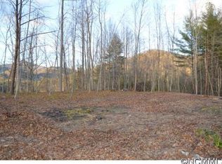 546 Kinsland Dr, Clyde, NC 28721