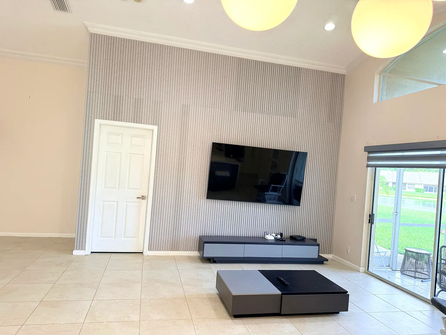 3 bed, 2.0 bath, 1814 sqft, $4,200 — Photo 4