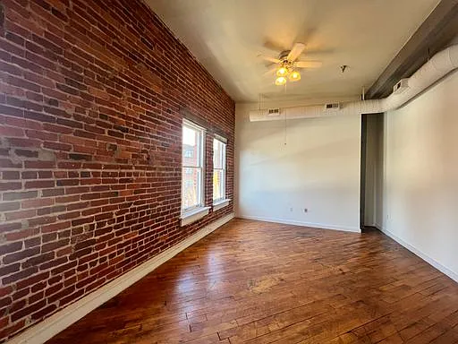 21 S 13th St #502