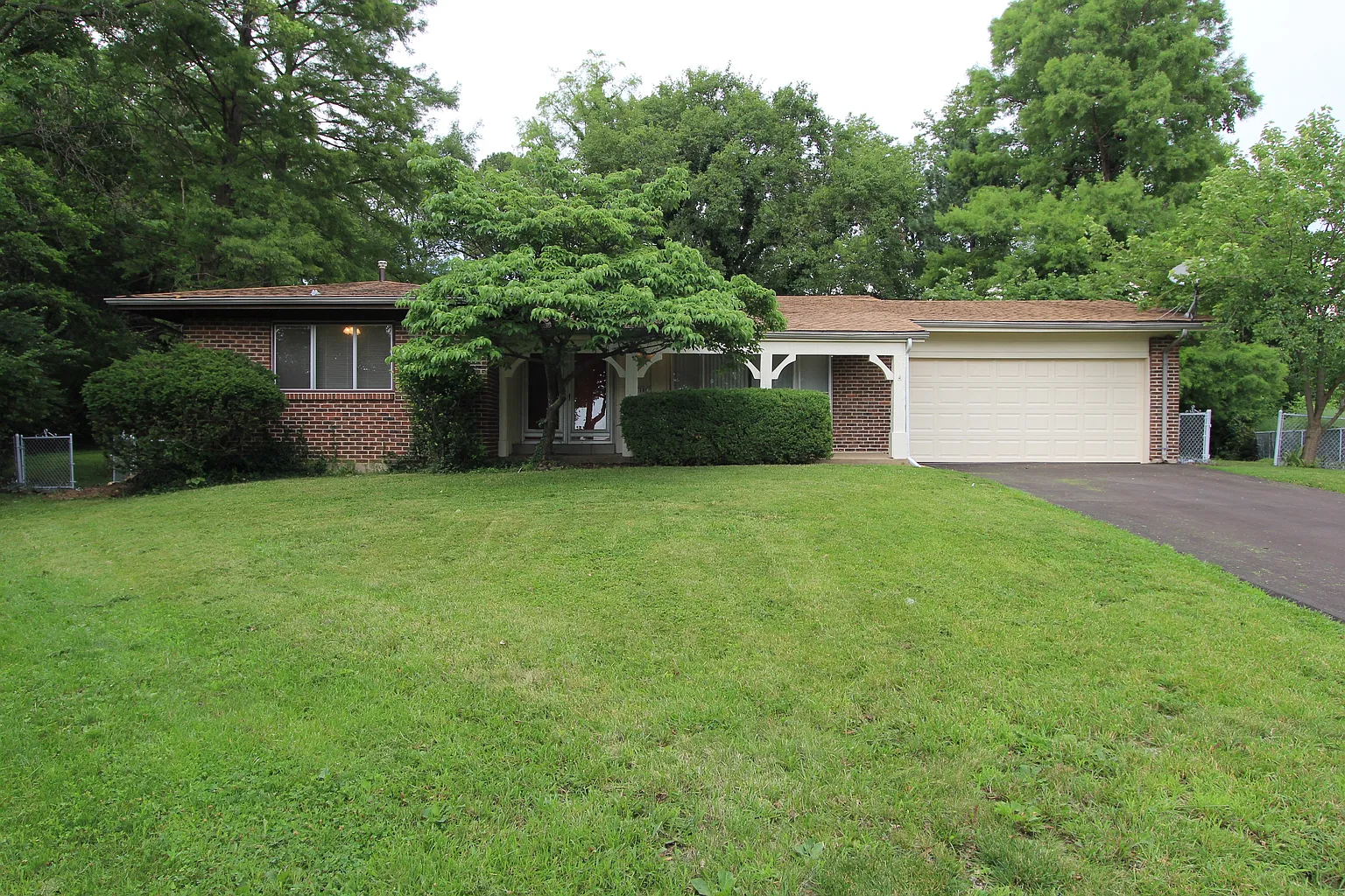 1011 Brittany Pkwy photo 1