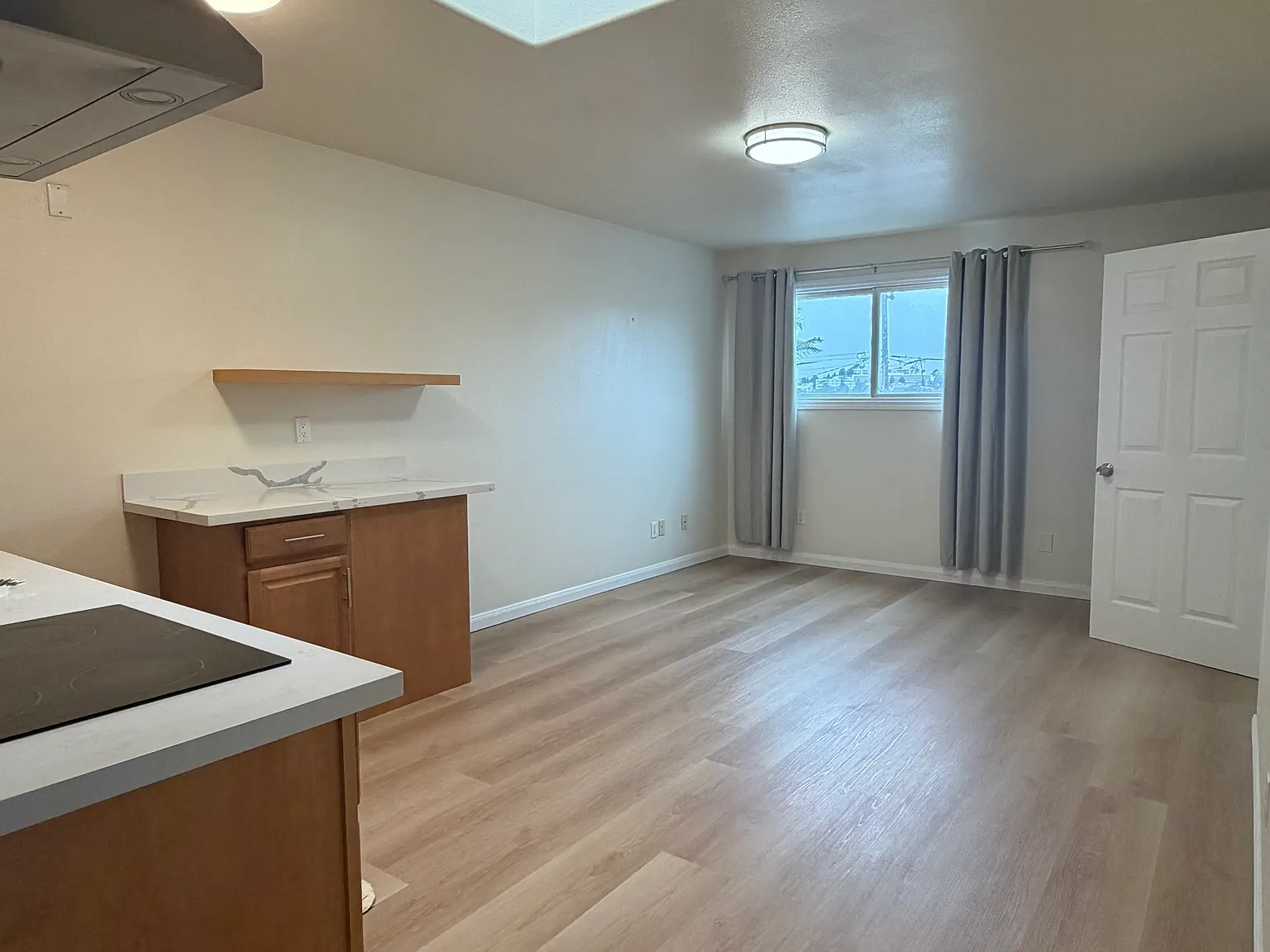 3 bed, 900 sqft, $3,500 — Photo 4