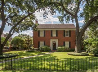 895 19th St, Beaumont, TX 77706