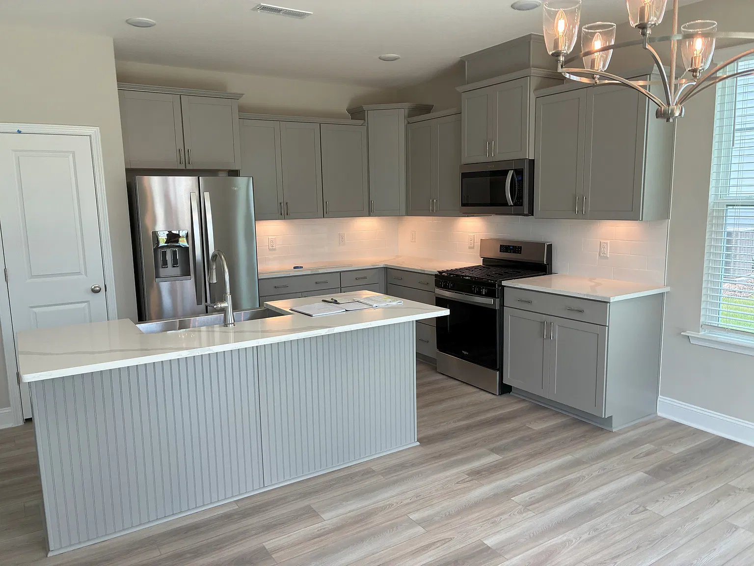 4 bed, 1985 sqft, $2,200 — Photo 3