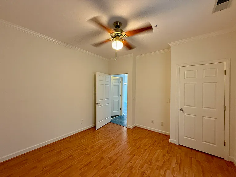18009 Kings Point Dr #D — Photo 11