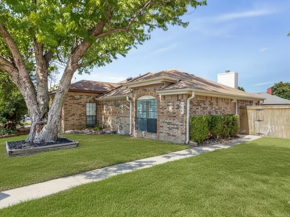 456 Little Valley Ct, Fort Worth, TX 76108