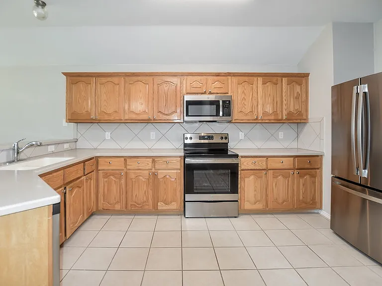 705 Orchid Blvd — Photo 9