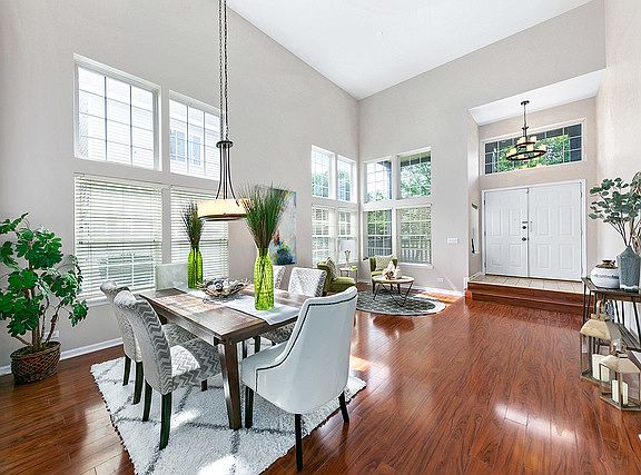 3rd image of 2144 Skylane Dr