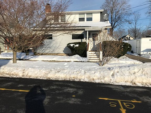 2nd image of 210 9th St