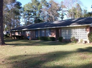 110 Peggys Dr, Swainsboro, GA 30401