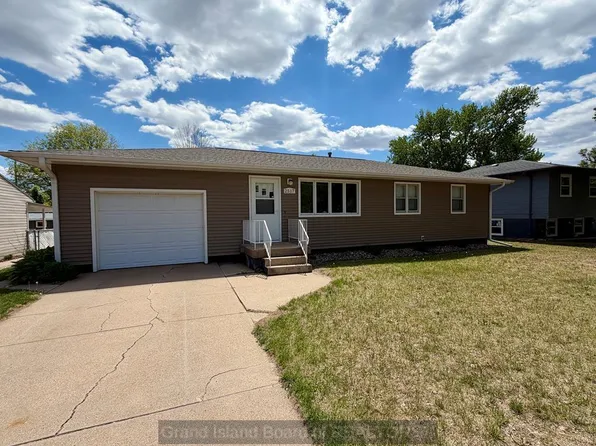 2517 W 5th St, Grand Island, NE 68803