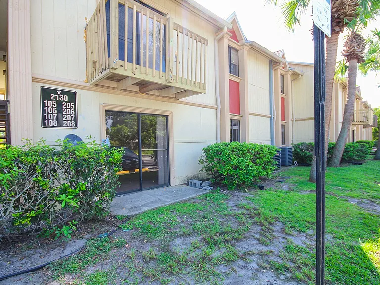 2130 Forest Knoll Dr NE #108 — Photo 2