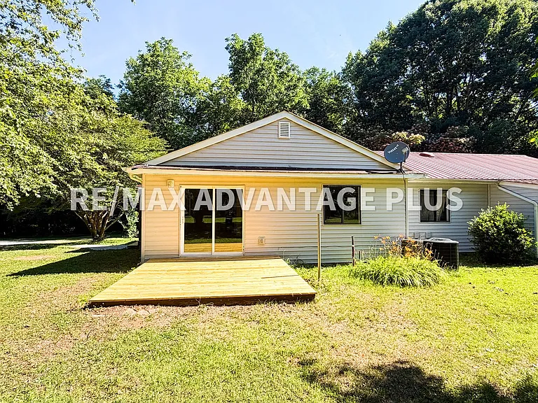 9982 Green Bay Rd — Photo 13