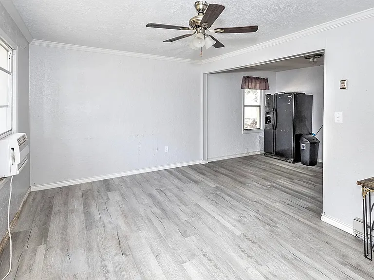 606 N I St — Photo 5