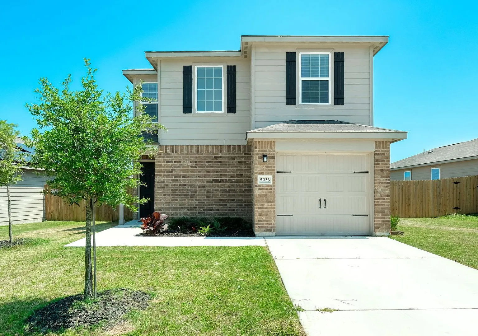 5033 Cressler Ln — Photo 1