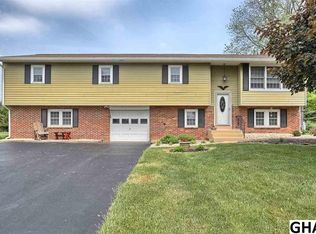 6329 Forrest Dr, Mechanicsburg, PA 17050