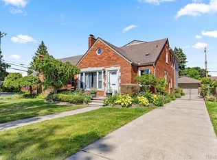 450 N Denwood St, Dearborn, MI 48128