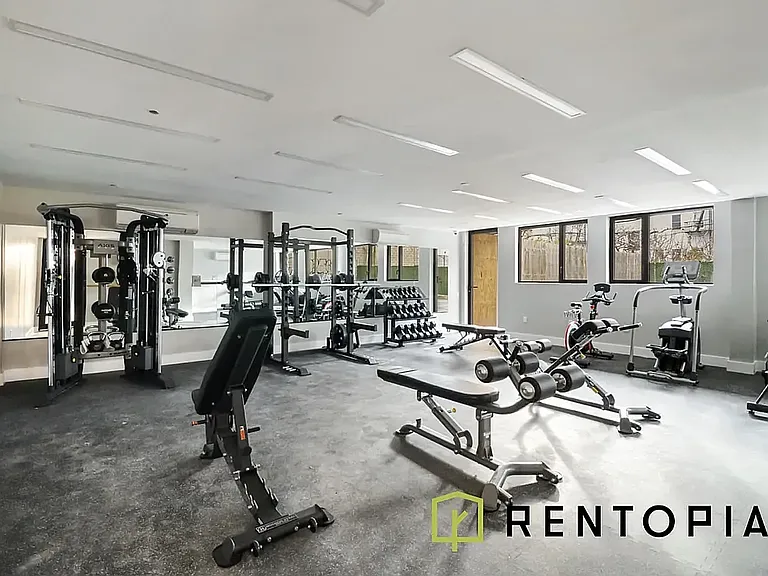 352 Meeker Ave #5L — Photo 11