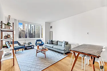 Rented by R New York