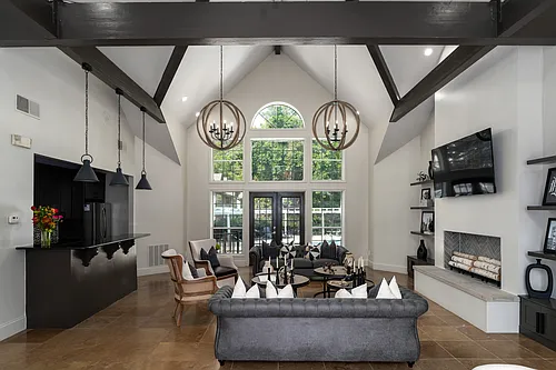 Colony Woods Photo 1