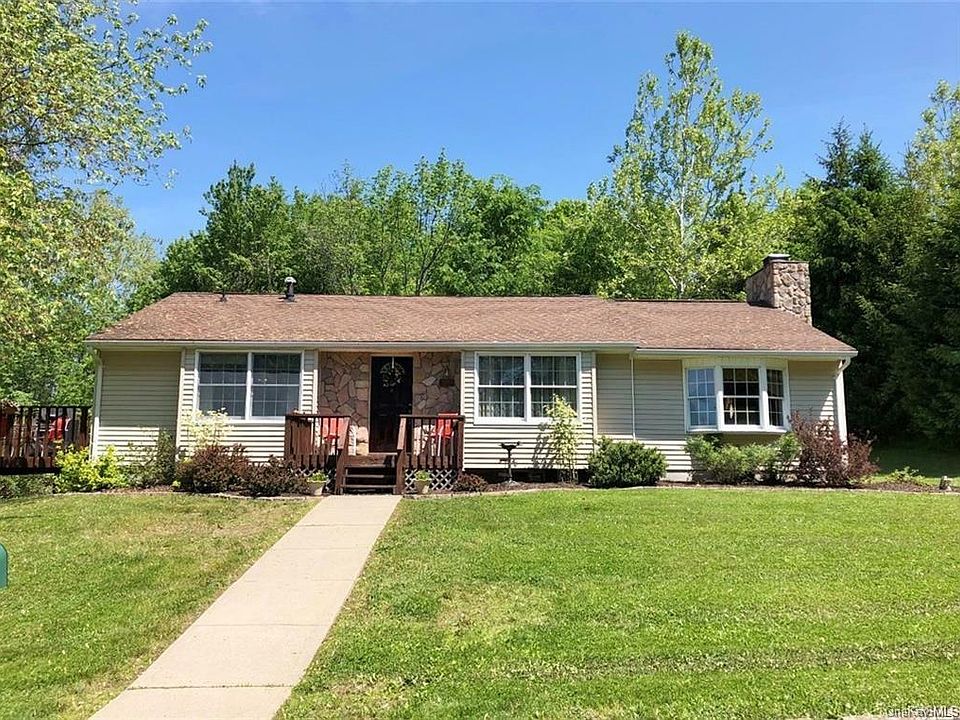 1st image of 52 Fleetwood Dr