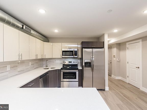 3rd image of 1724 N Marshall St #D