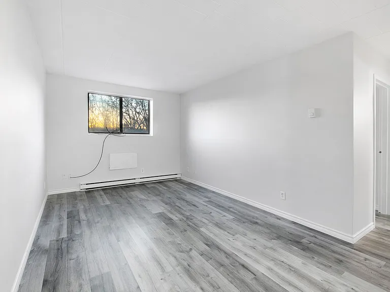 591 Wellington Ave #302 — Photo 5
