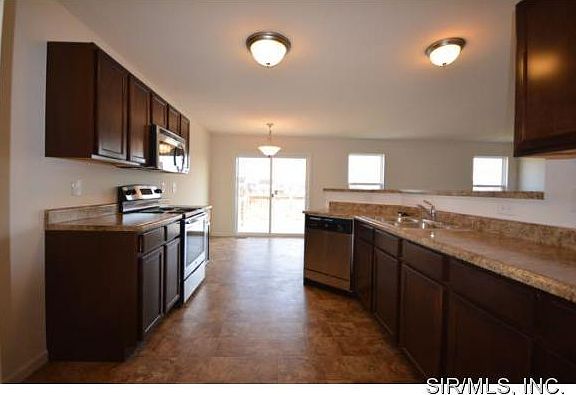2nd image of 852 Harbor Woods Dr