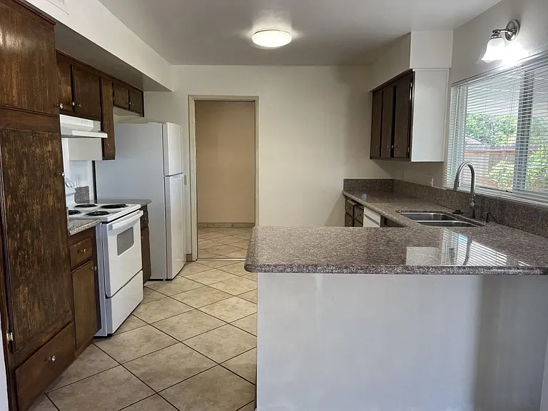 835 McLain St — Photo 15