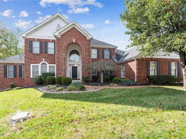 351 Pine Bend Dr, Chesterfield, MO 63005