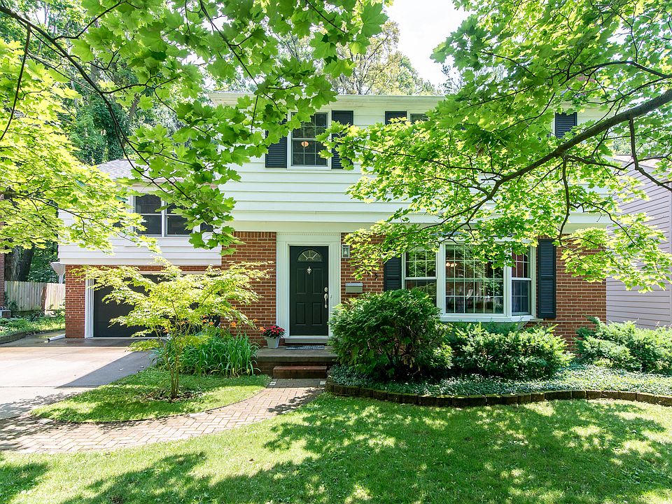 1st image of 1575 Woodland Dr