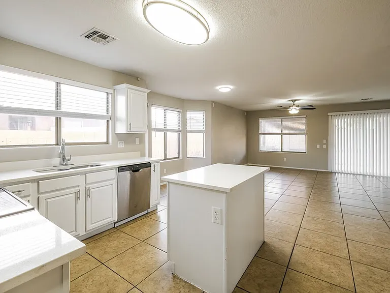 15178 W Taylor St — Photo 7