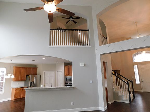 3rd image of 9602 Peachtree Ln