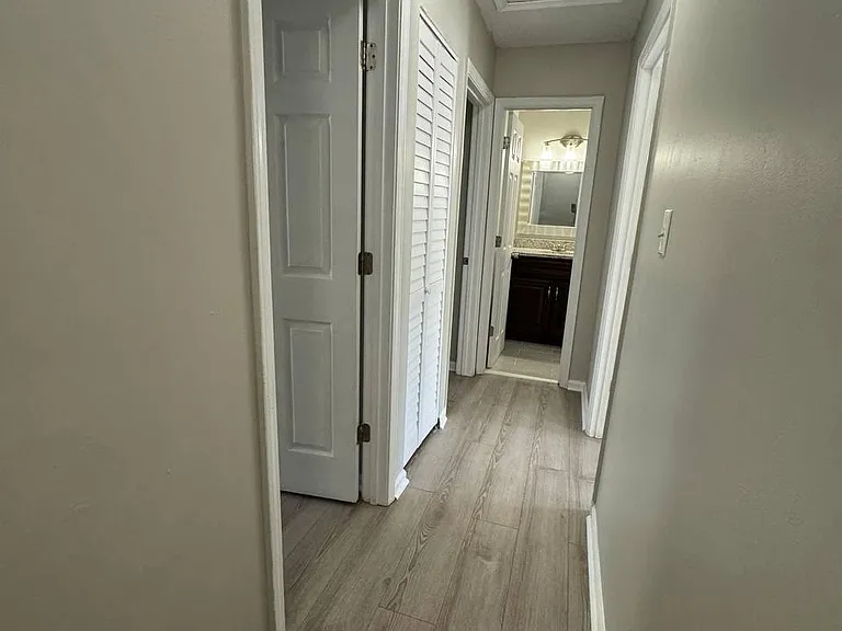 617 Fox Creek Ct — Photo 12