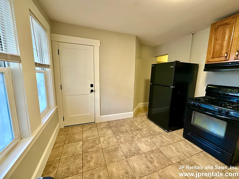 4094 Washington St #1L — Photo 3