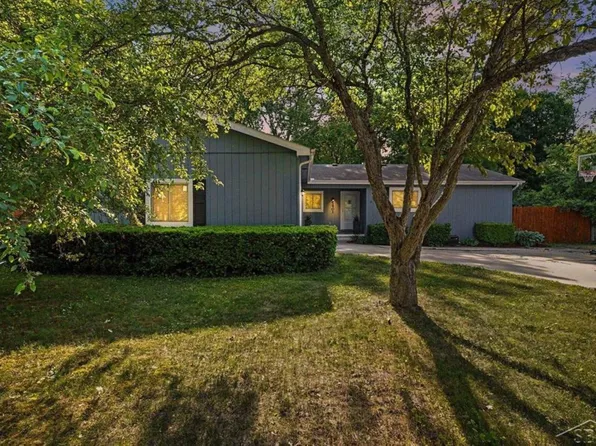 5401 Drake St, Midland, MI 48640