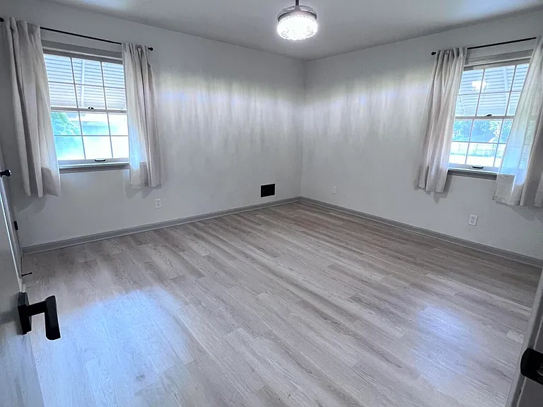8909 Gonewind Ct — Photo 14