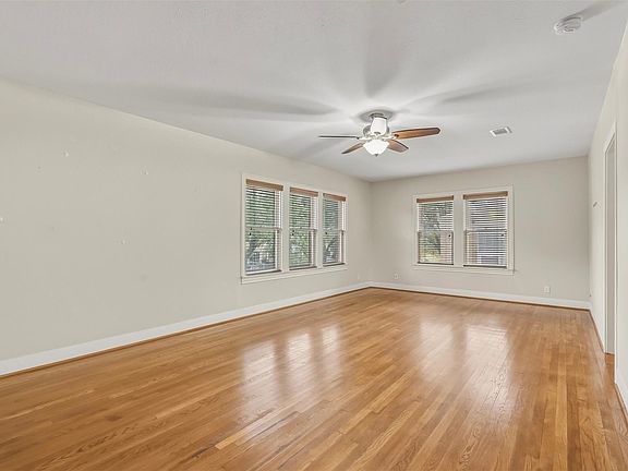 5th image of 4410 Pease St APT 2