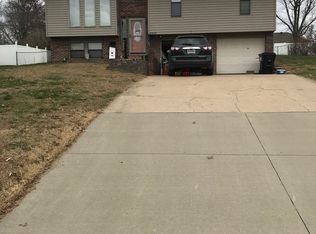 4800 Rainbow Hills Rd, Jefferson City, MO 65109